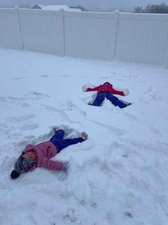 PHOTOS Children Enjoying First Snow Of 2024   AA1n12M5.img