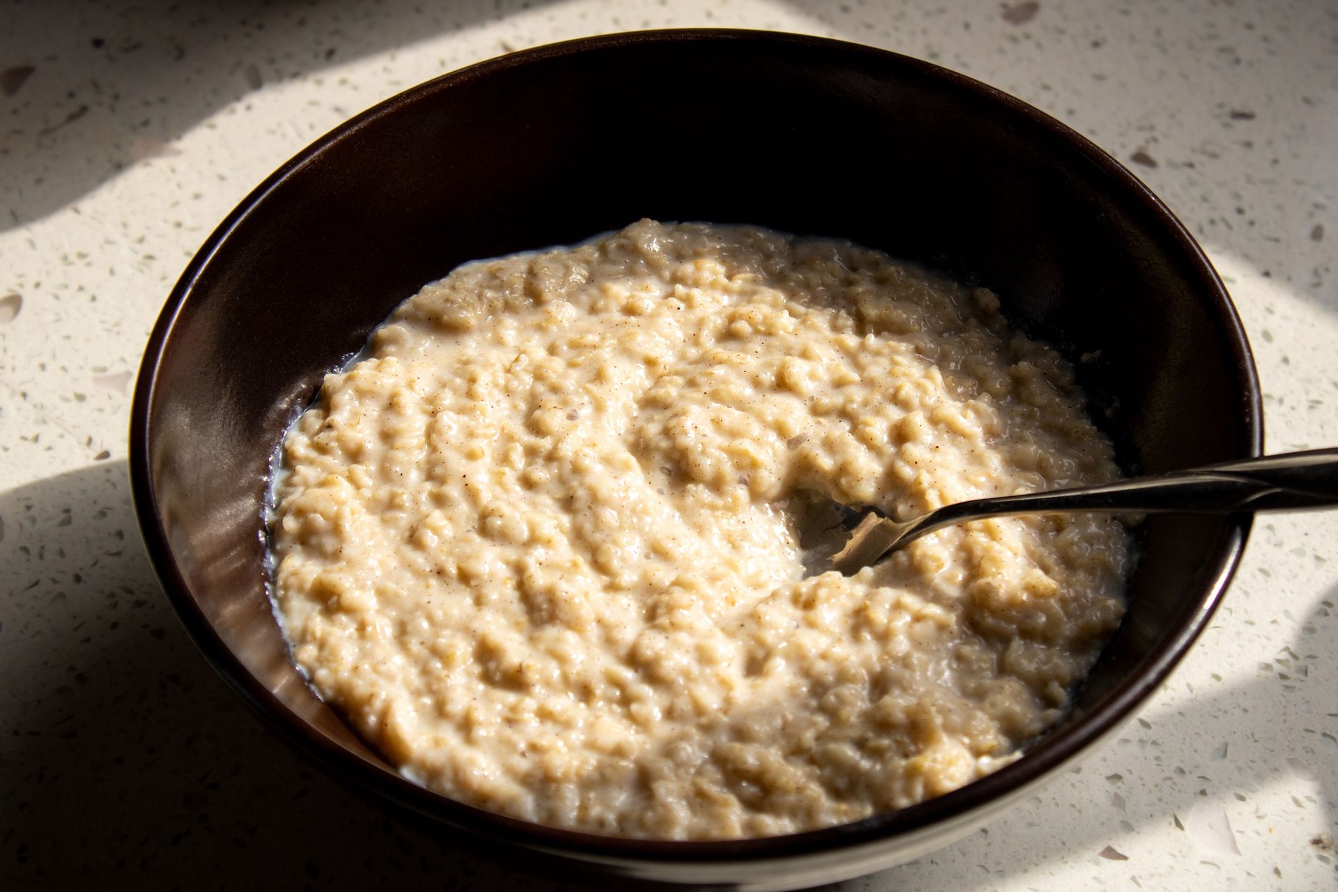Discover the anticholesterol effects of oatmeal, a tasty tool in