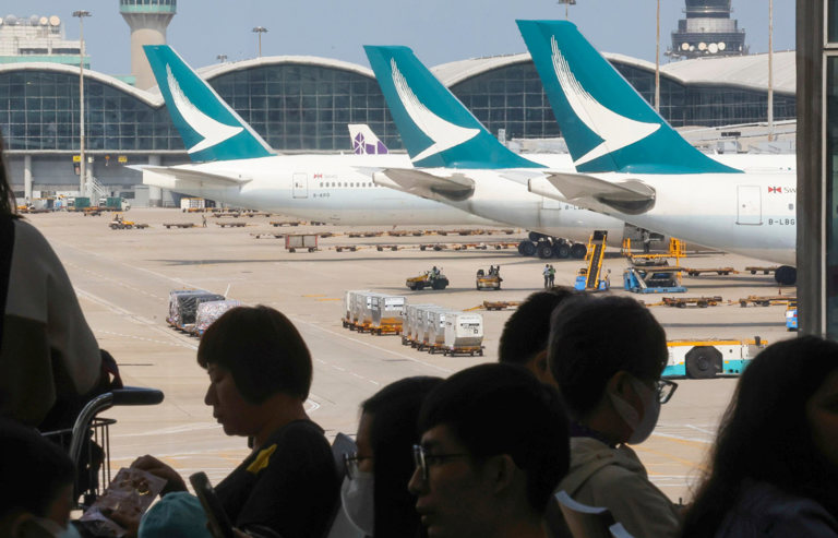 Hong Kong's Cathay Pacific signs up 100 new mainland Chinese cabin