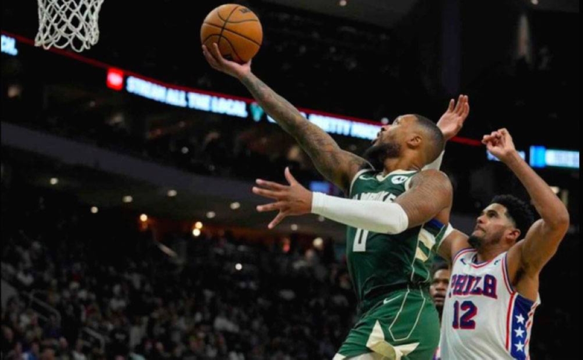 Lillard Buzzer-beater Lifts Bucks Over Kings