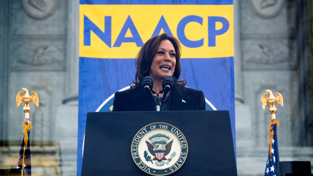 Voters 'roll Up Our Sleeves': Kamala Harris Warns Of Threats To ...