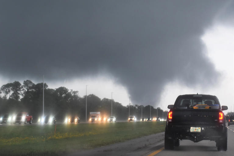 Tornado touches down near Port St. Lucie; tornado warning extended to 6