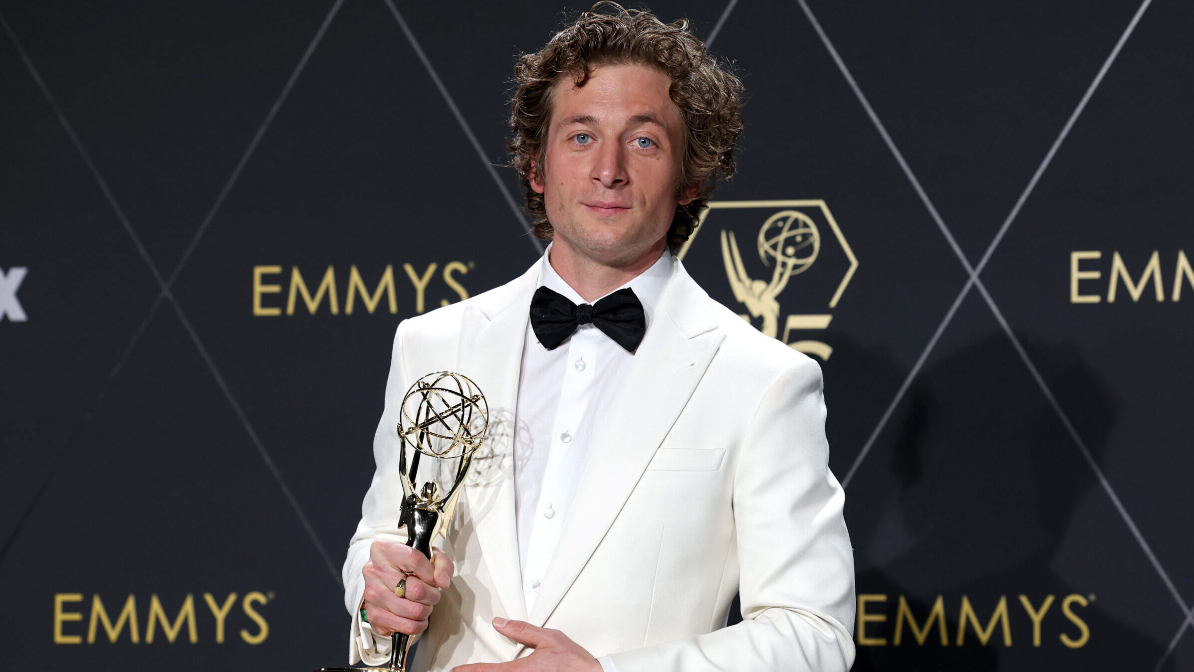 Jeremy Allen White Says He’d Compete in WWE Under This One Condition