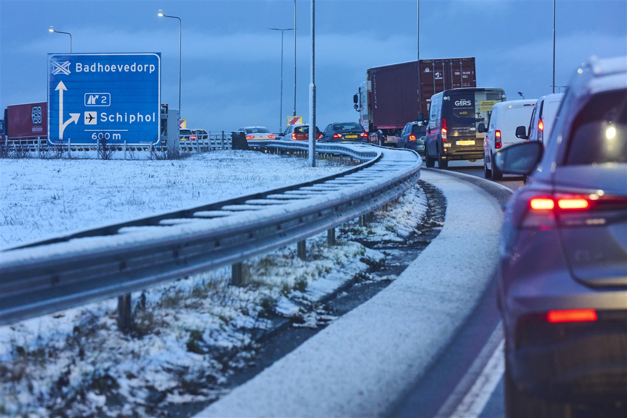 Veel Vluchten Schiphol Geannuleerd Of Vertraagd Door Winterweer