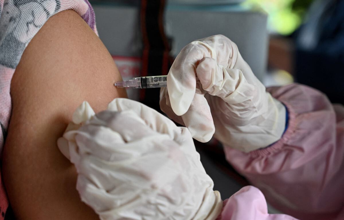 covid-19 : l’agence européenne des médicaments demande une mise à jour du vaccin