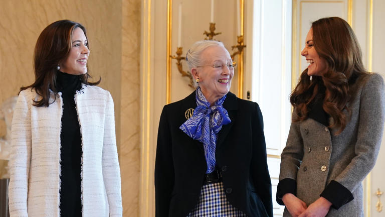 Kate Middleton 'tore up' rulebook to grow 'firm friendship' with Queen ...