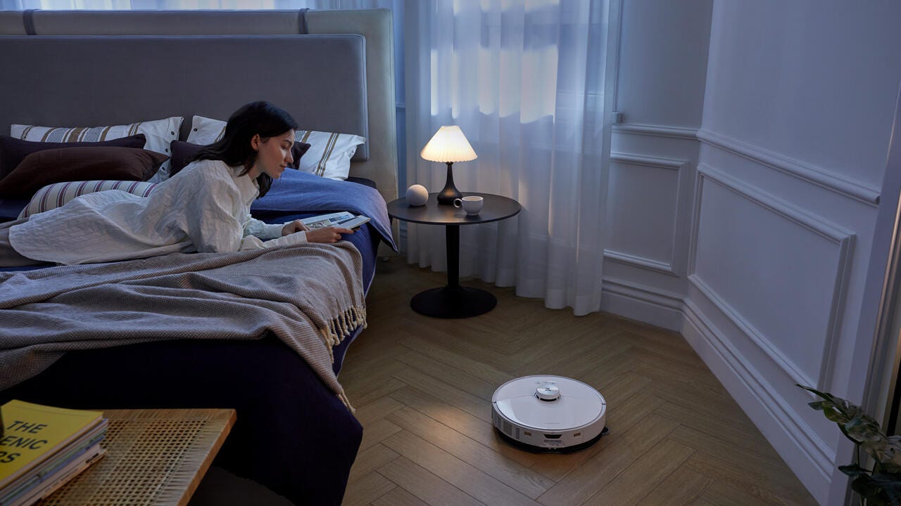 At CES 2024 S RoborockTechTalk The Future Of Smart Home Cleaning   AA1n4Pyo.img