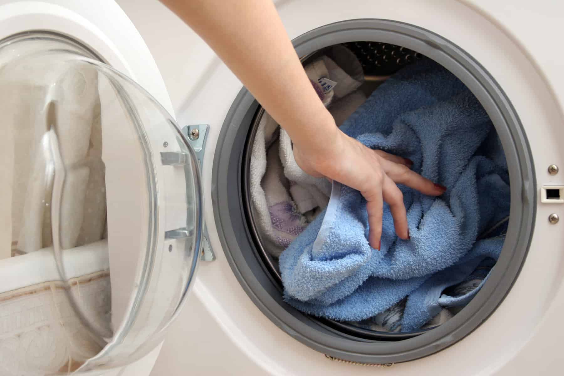 máquina de lavar: nódoas dificéis não é só com produtos caros!