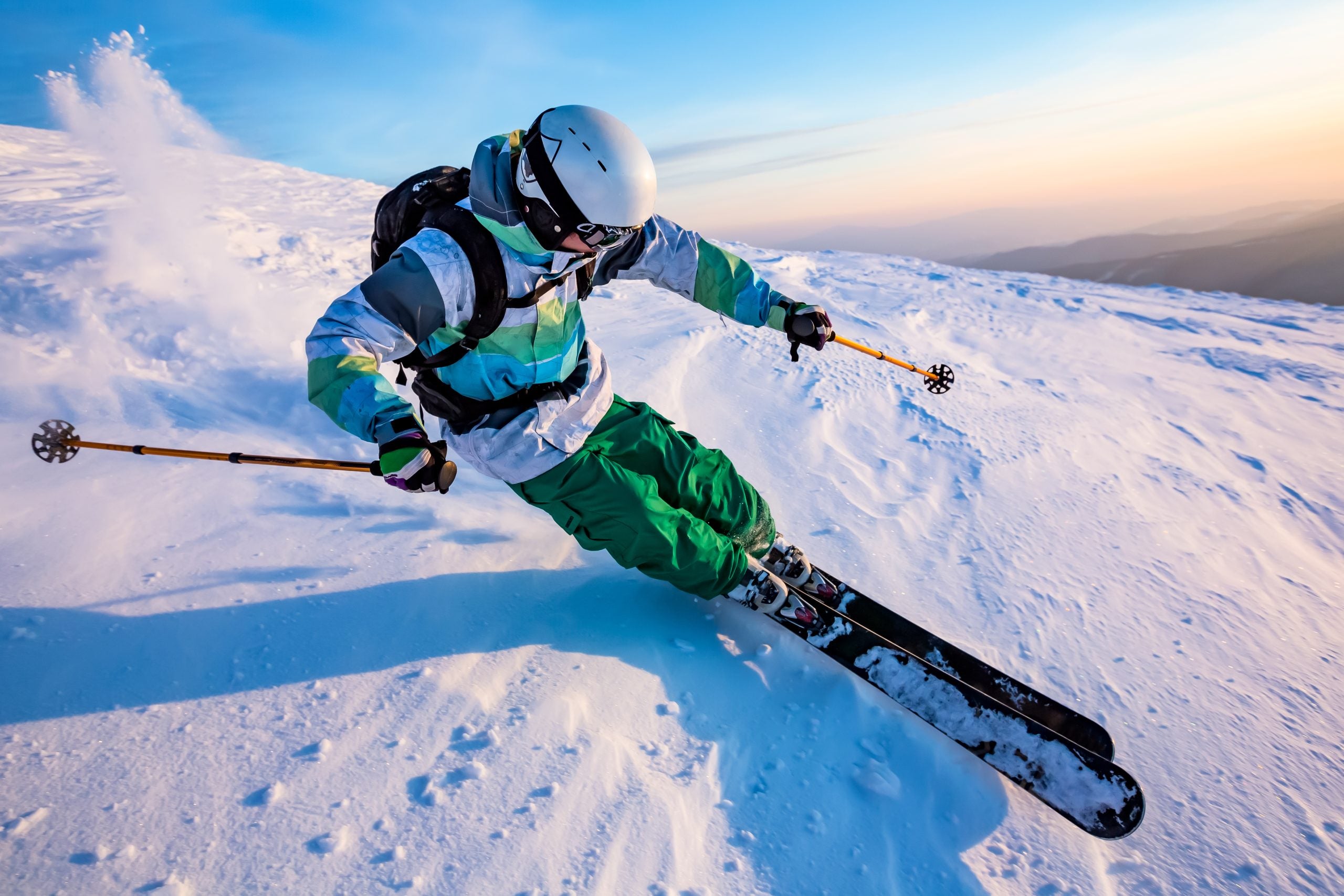 Ski diving. Горнолыжный спорт. Горные лыжи. Горнолыжное снаряжение. Горные лыжи спорт.