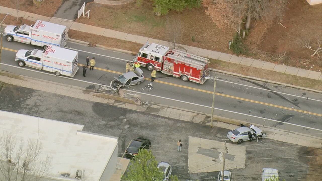 3 Hurt In Crash In West Charlotte