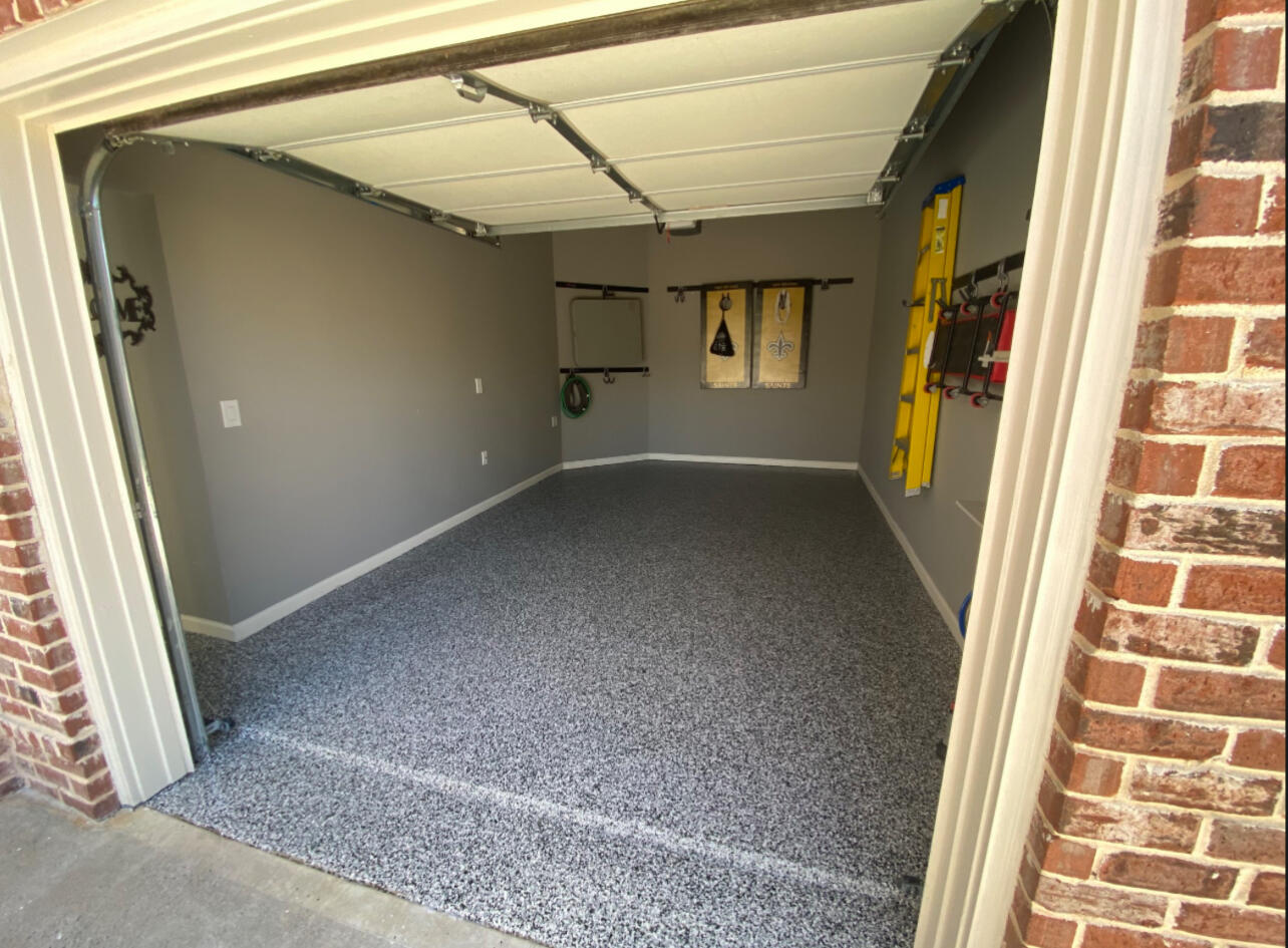 epoxy-garage-floor-regency-oaks