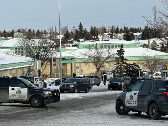 Un Homme Aurait Tué Sa Femme Devant Une école Primaire à Calgary