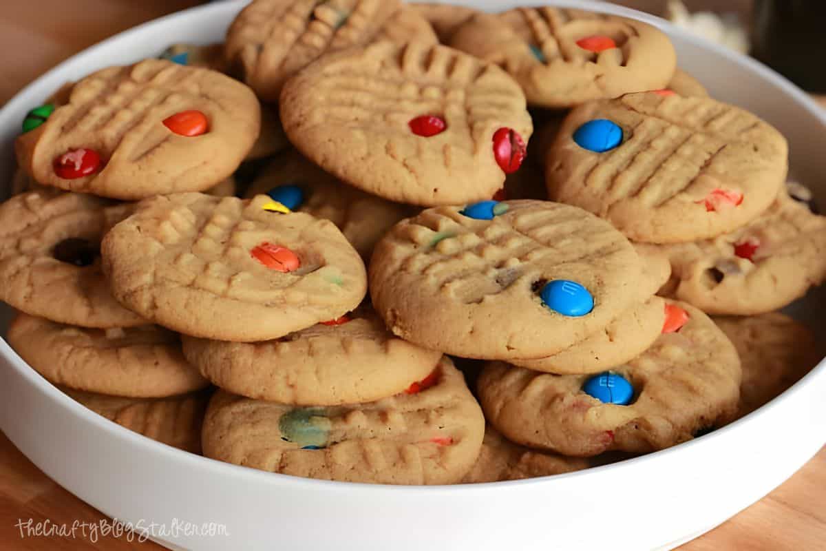 Peanut Butter M&M Cookies