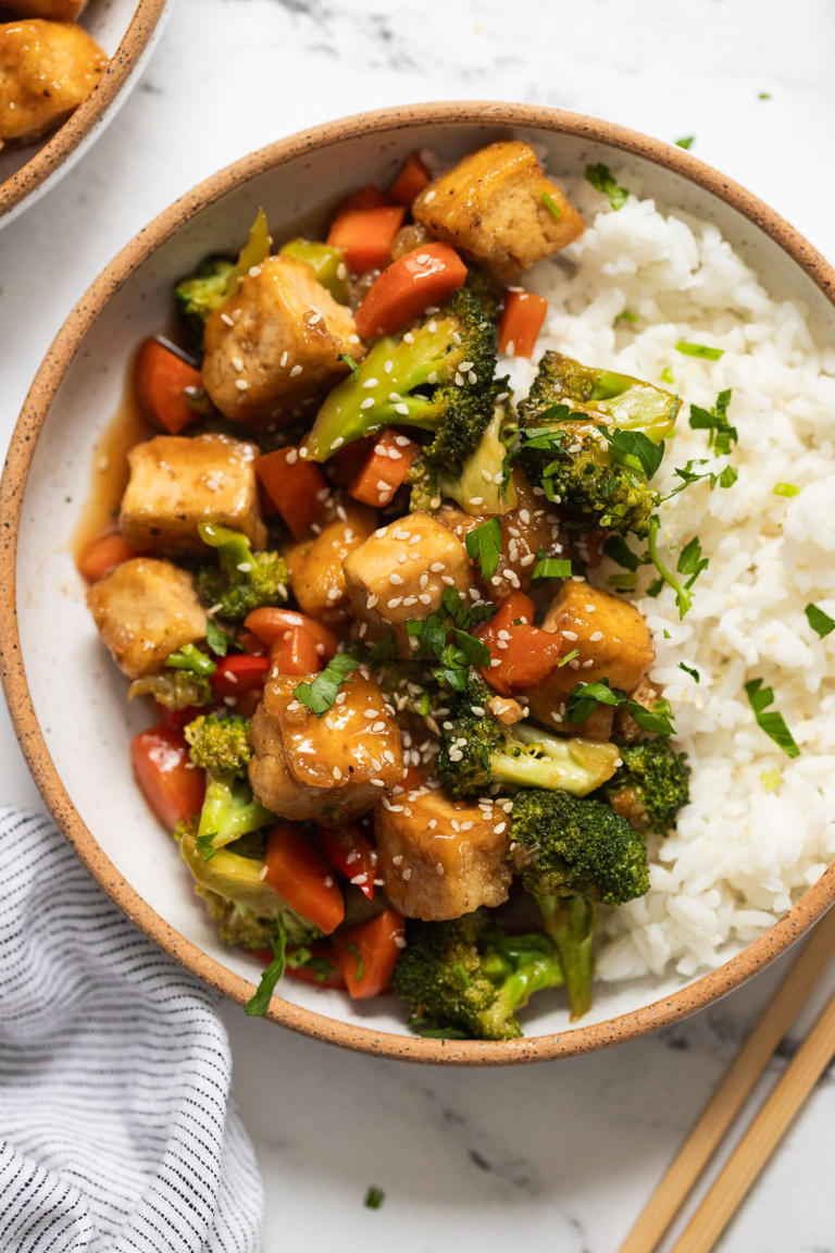 30-Minute Tofu Stir Fry with Broccoli