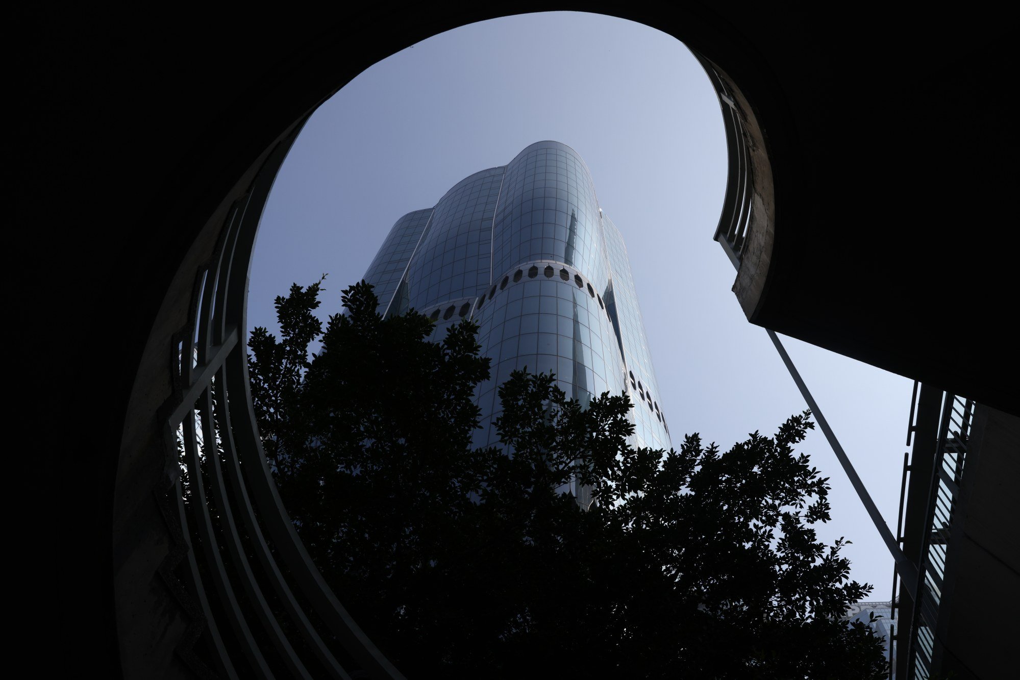 ‘if it looks strange, it sparks discussion’: why new hong kong skyscraper the henderson, in central, was designed by zaha hadid architects to appear ‘soft’