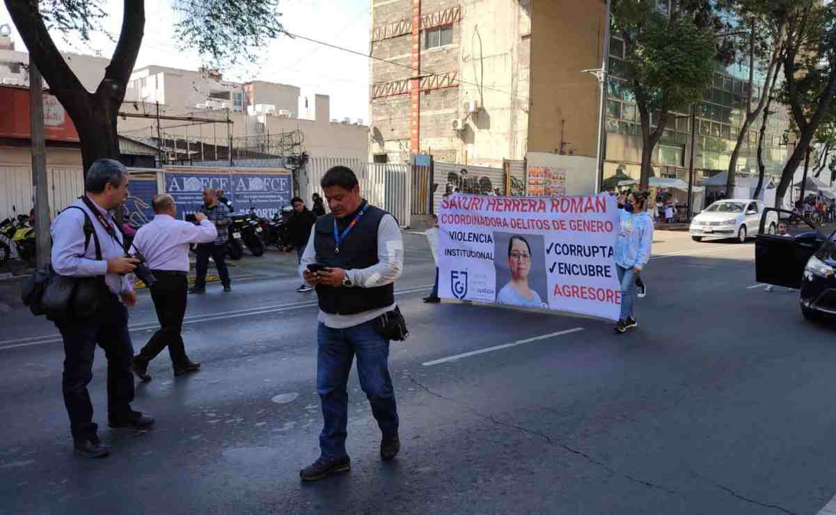 manifestantes denuncian corrupción de coordinadora general de delitos de género de la fgjcdmx