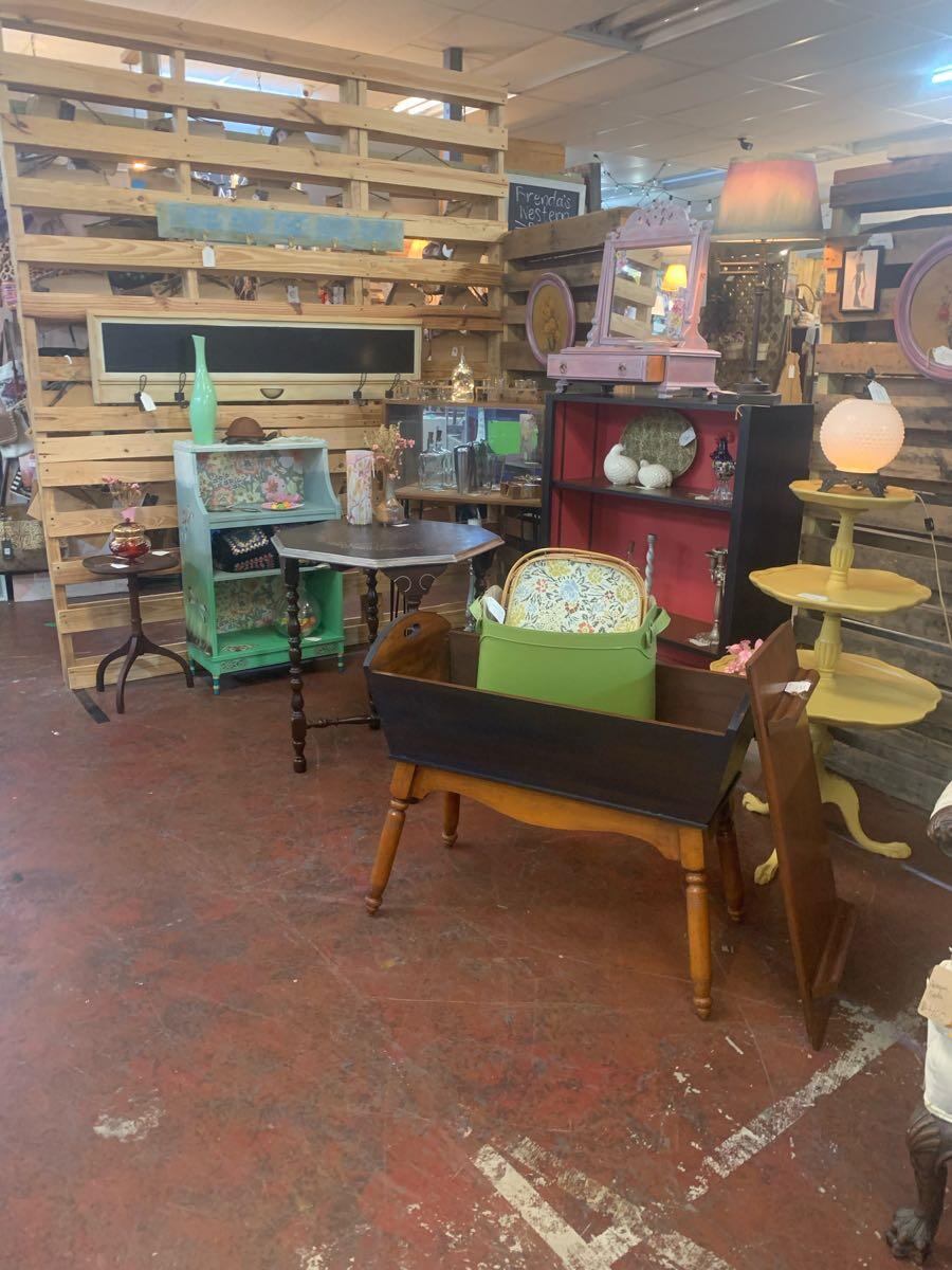 Hi Everyone I Ve Decided To Re Open My Vintage Booth At Country   AA1n5v9D.img