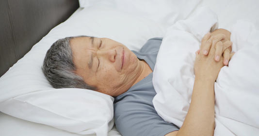 寿命を縮めてしまう睡眠は？ 8時間以上布団のなかにいると60歳以上は死亡率増加 医師が対処法を解説