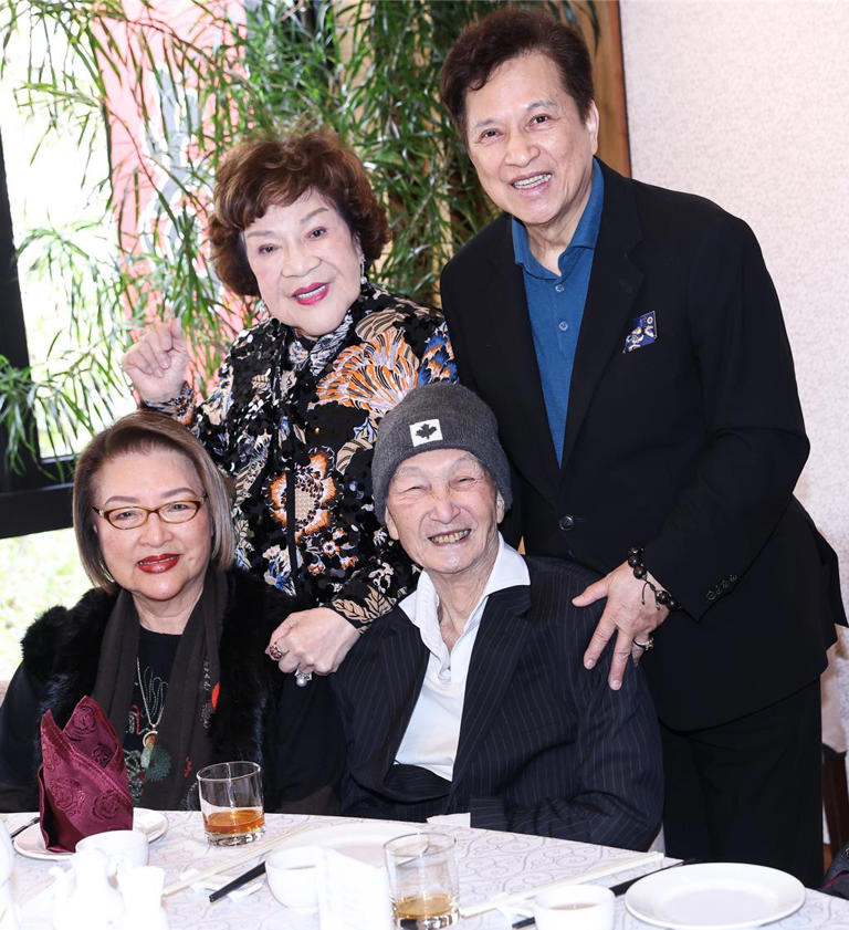 林福地導演出席阿姑周遊、李朝永主辦的「三三姐妹會113年歲末餐會」。（陳俊吉攝）