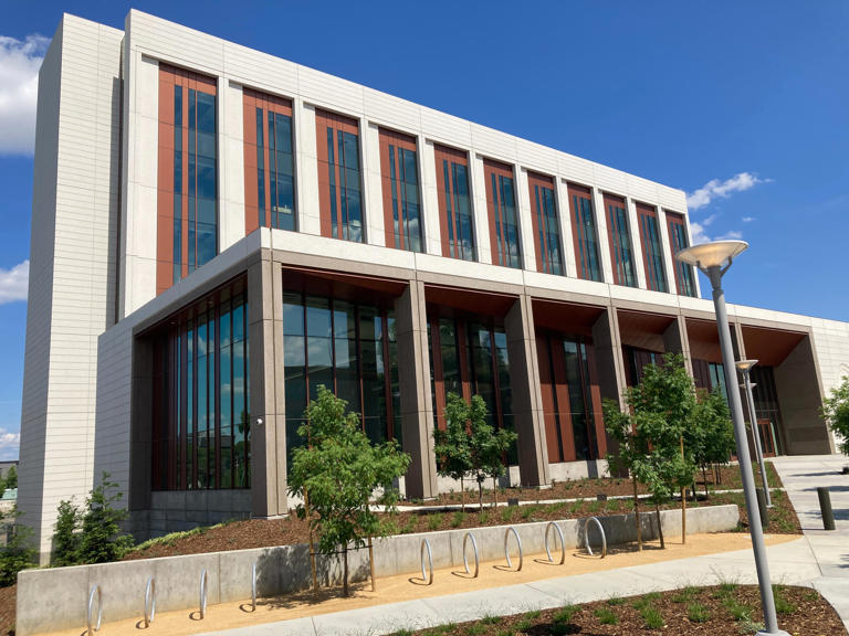 Shasta County's new 6-story courthouse has an opening date. What ...