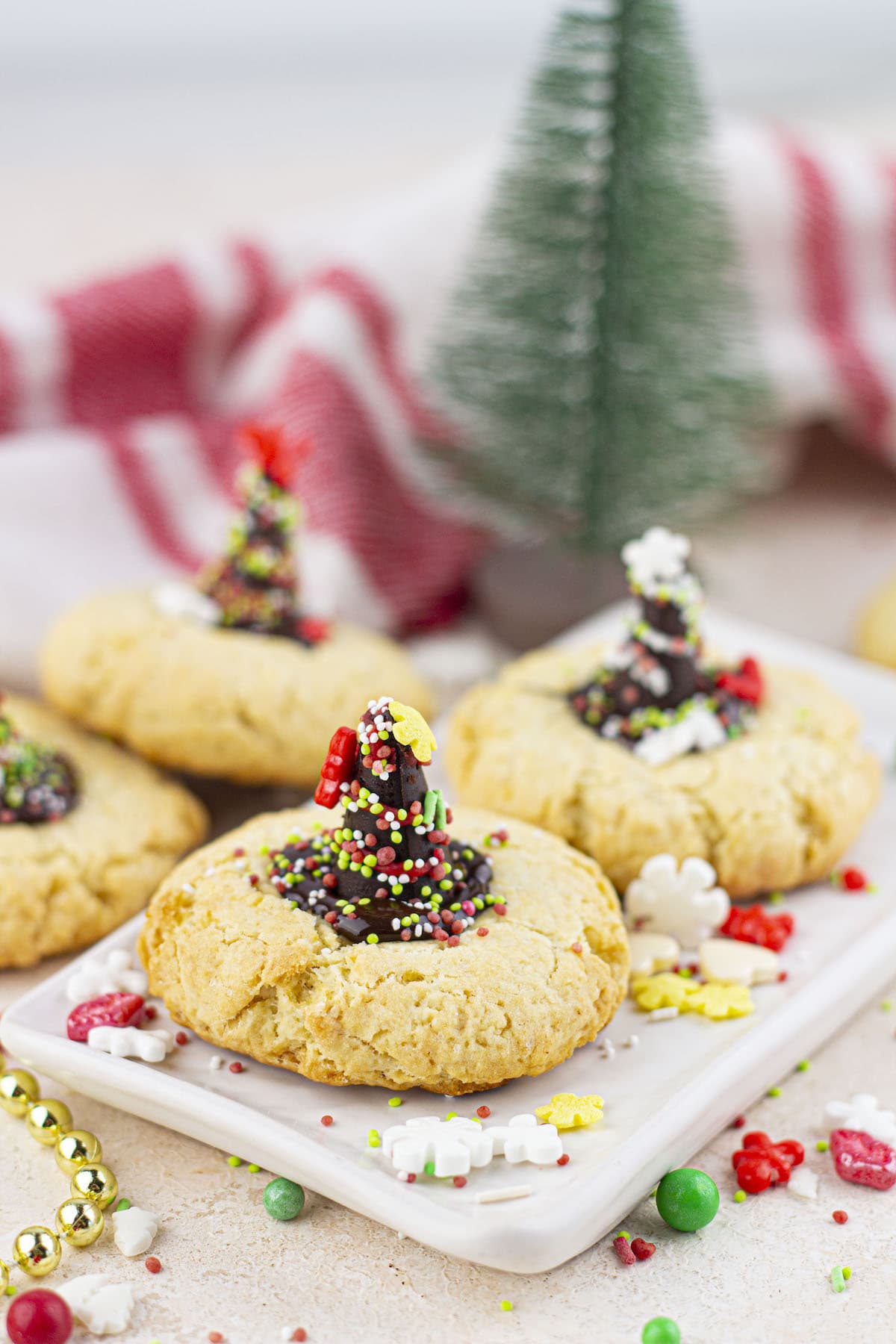 Betty Crocker Peanut Butter Blossom Cookies   AA1n8tYh.img