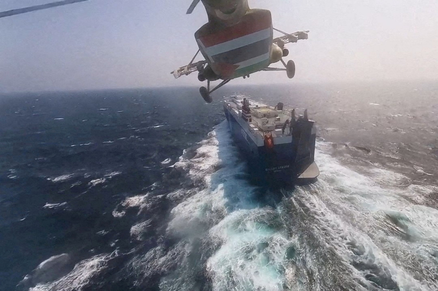 houthi-drone rammer og skader amerikansk fragtskib i adenbugten