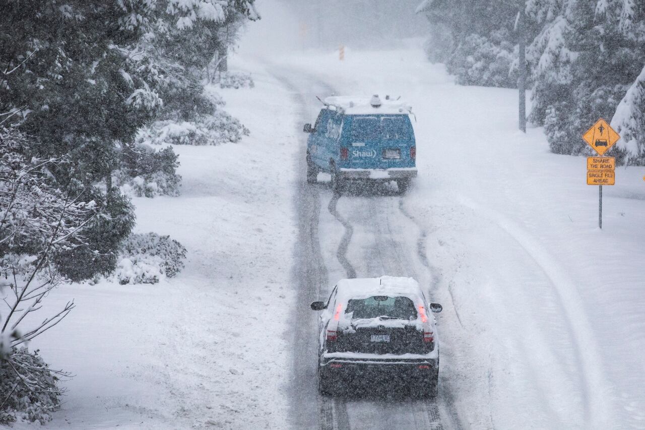 Up To 39 Cm Of Snow Reported As Winter Storm Blows Through Southwestern ...