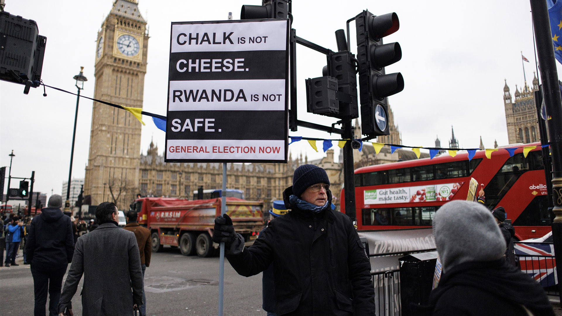 βρετανία: κάνουν πίσω οι αντάρτες για το «σχέδιο ρουάντα»