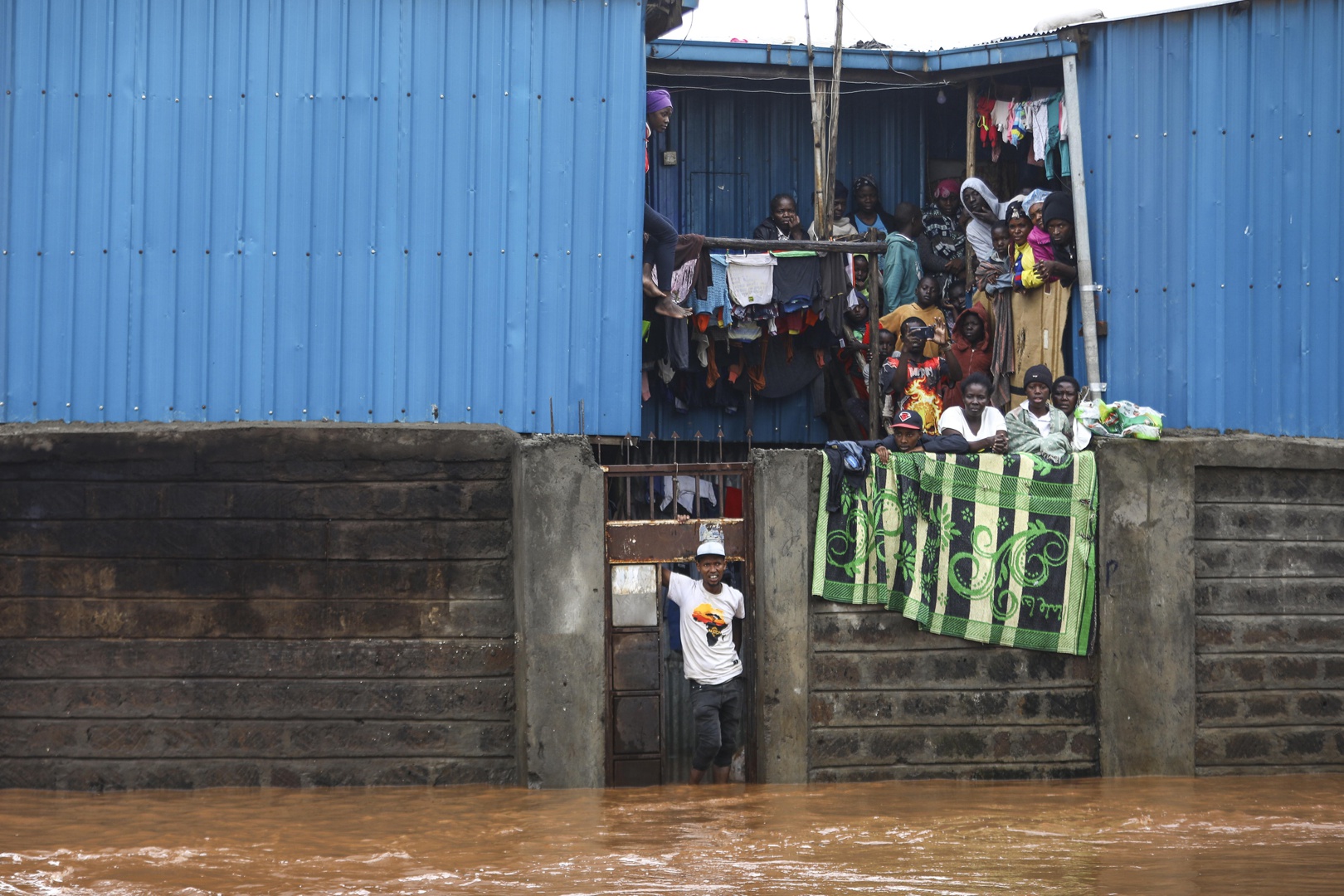 al menos cuatro muertos y 60.000 personas afectadas por graves inundaciones en nairobi