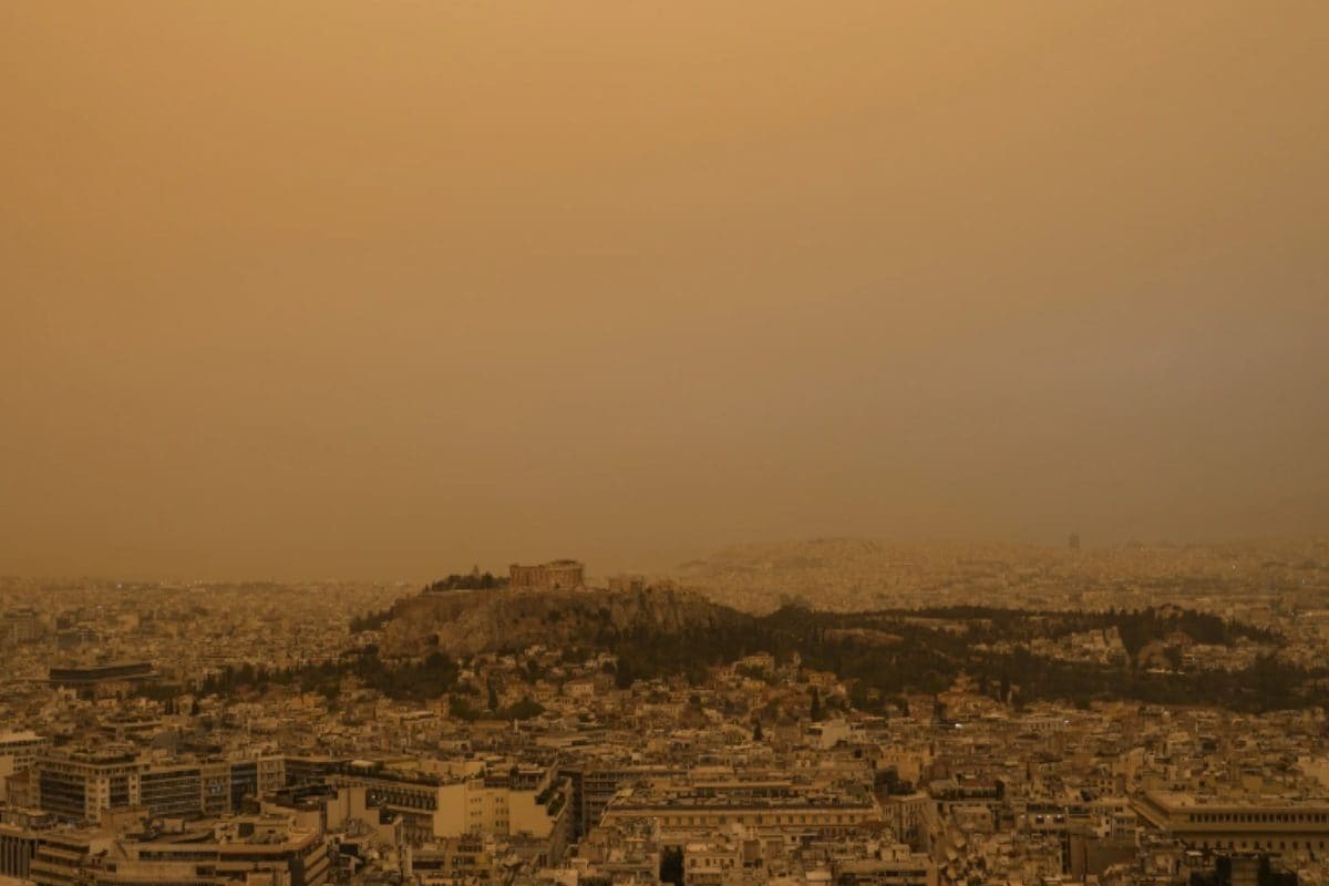 'apocalyptic': mars-like orange skies over athens after dust clouds arrive from north africa | watch