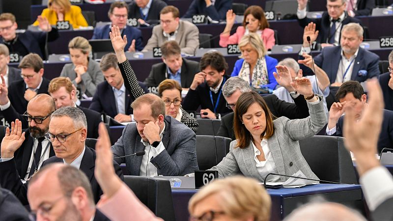 maratoni szavazással zárja mandátumát az európai parlament