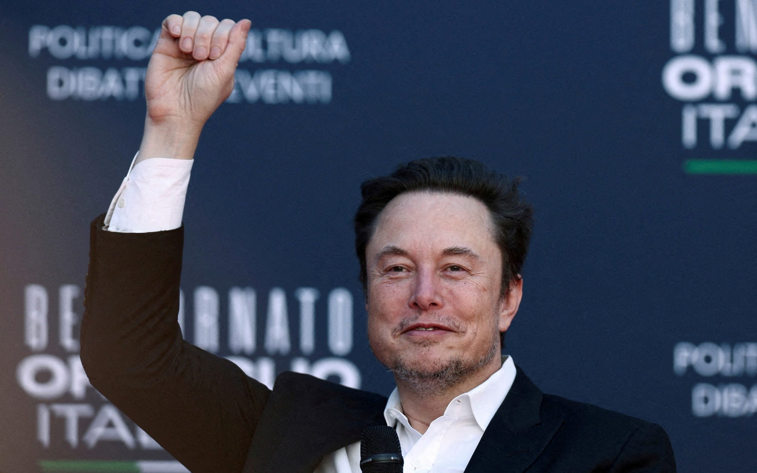 democrats abandon tesla as musk turns right-wing influencer