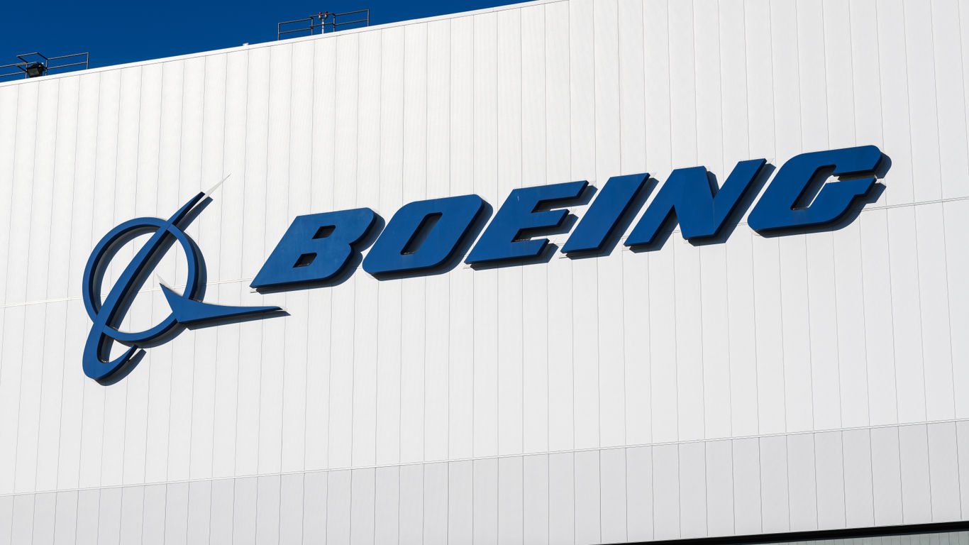 boeing loses revenue, stock prices drop during first quarter of the year