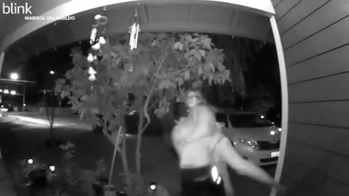 κάμερα σπιτιού κατέγραψε καρέ-καρέ την αρπαγή γυναίκας - σοκαριστικό βίντεο