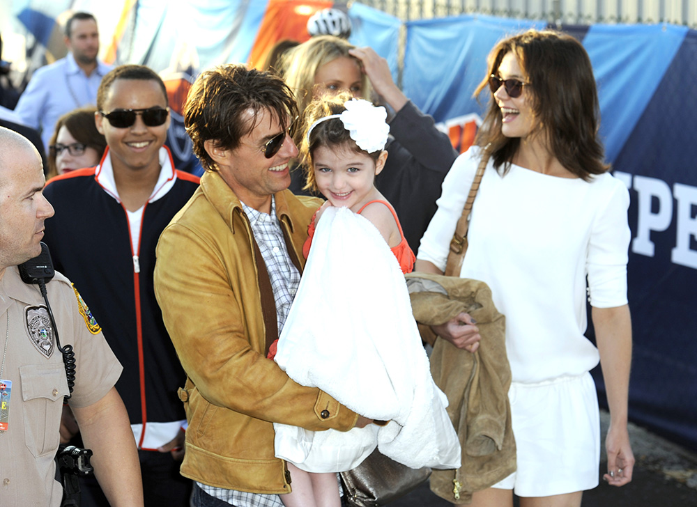 <p>Actor Tom Cruise arrived with his daughter Suri, son Connor, wife Katie Holmes and Cameron Diaz for Super Bowl XLIV at Sun Life Stadium in Miami Gardens, Florida. Suri looked so excited! </p>
