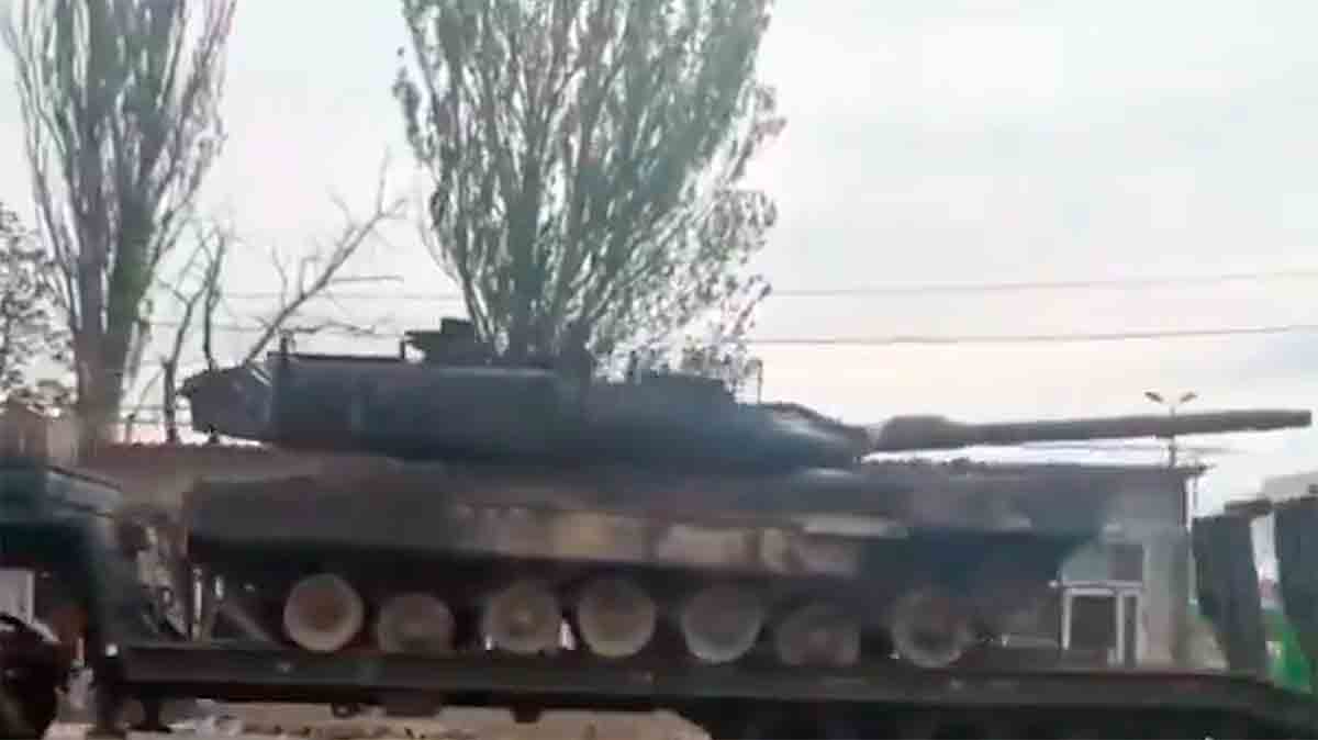 videó: elfogott ukrán leopard harckocsi moszkvában lesz kiállítva