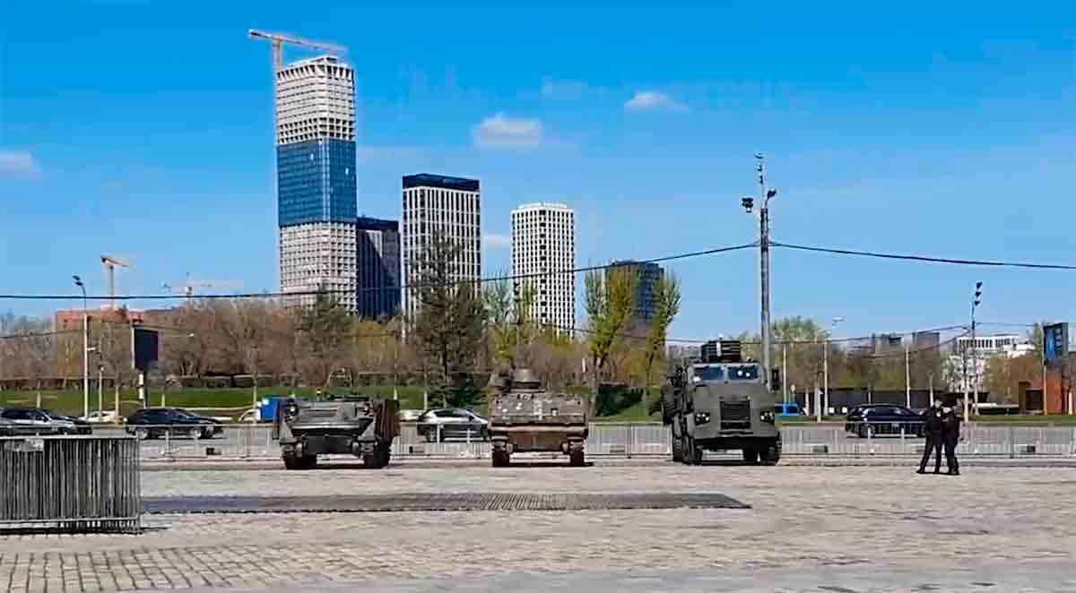 video: fanget ukrainsk leopard tank vil blive udstillet i moskva