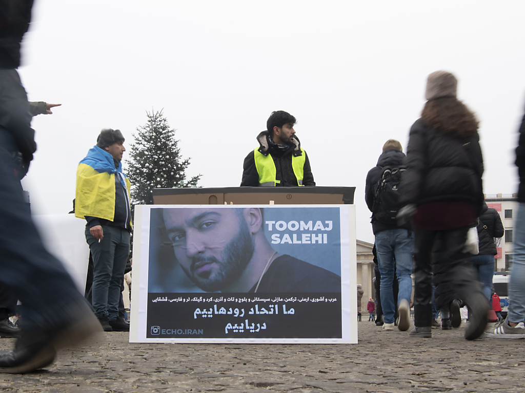 zeitung: bekannter iranischer rapper salehi zum tode verurteilt