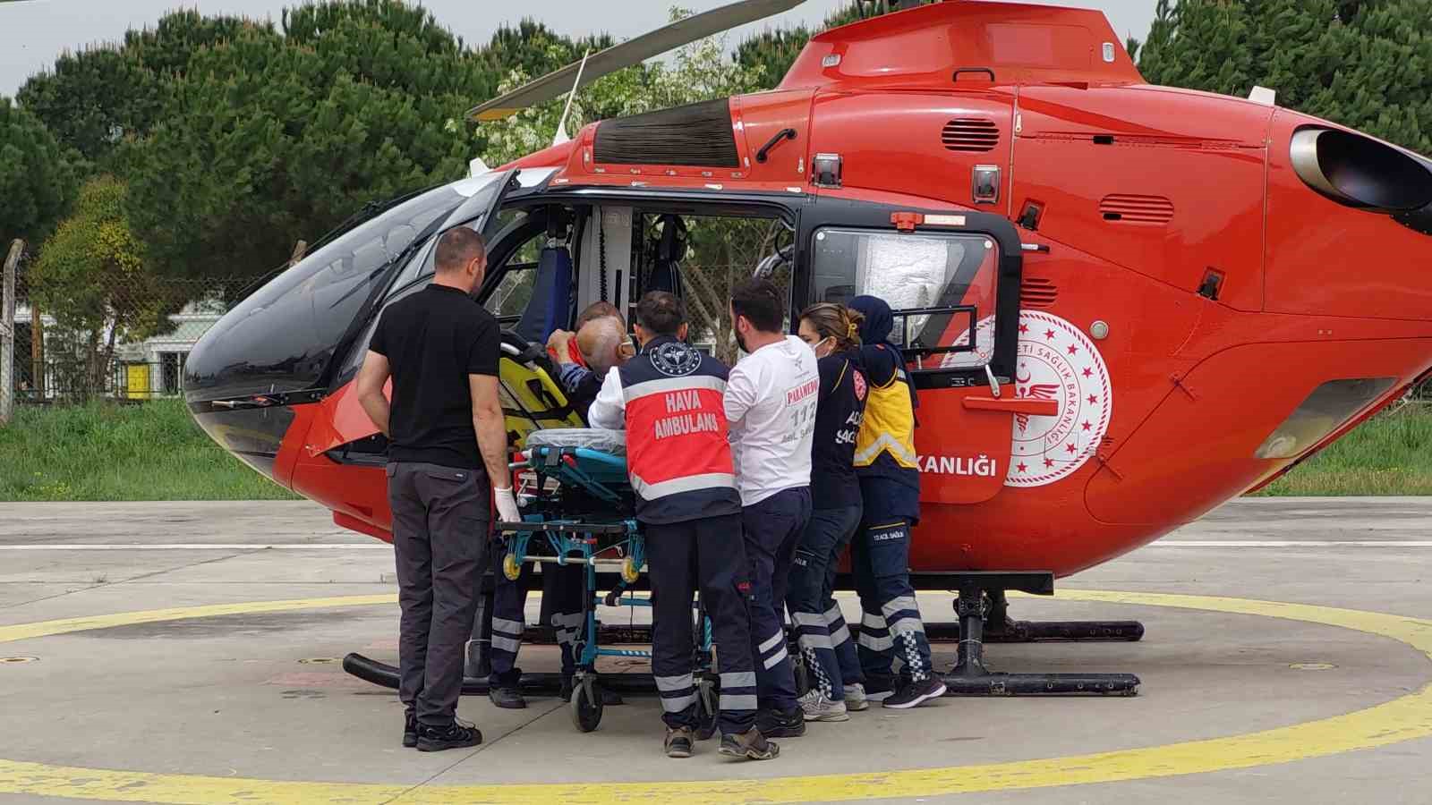 kalp krizi geçiren adamın yardımına ambulans helikopter yetişti