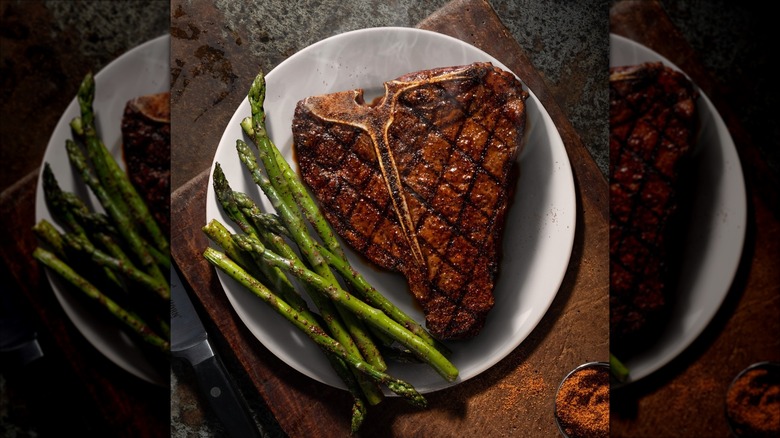 T-Bone And Porterhouse Steaks From 13 Popular Chain Steakhouses Ranked ...