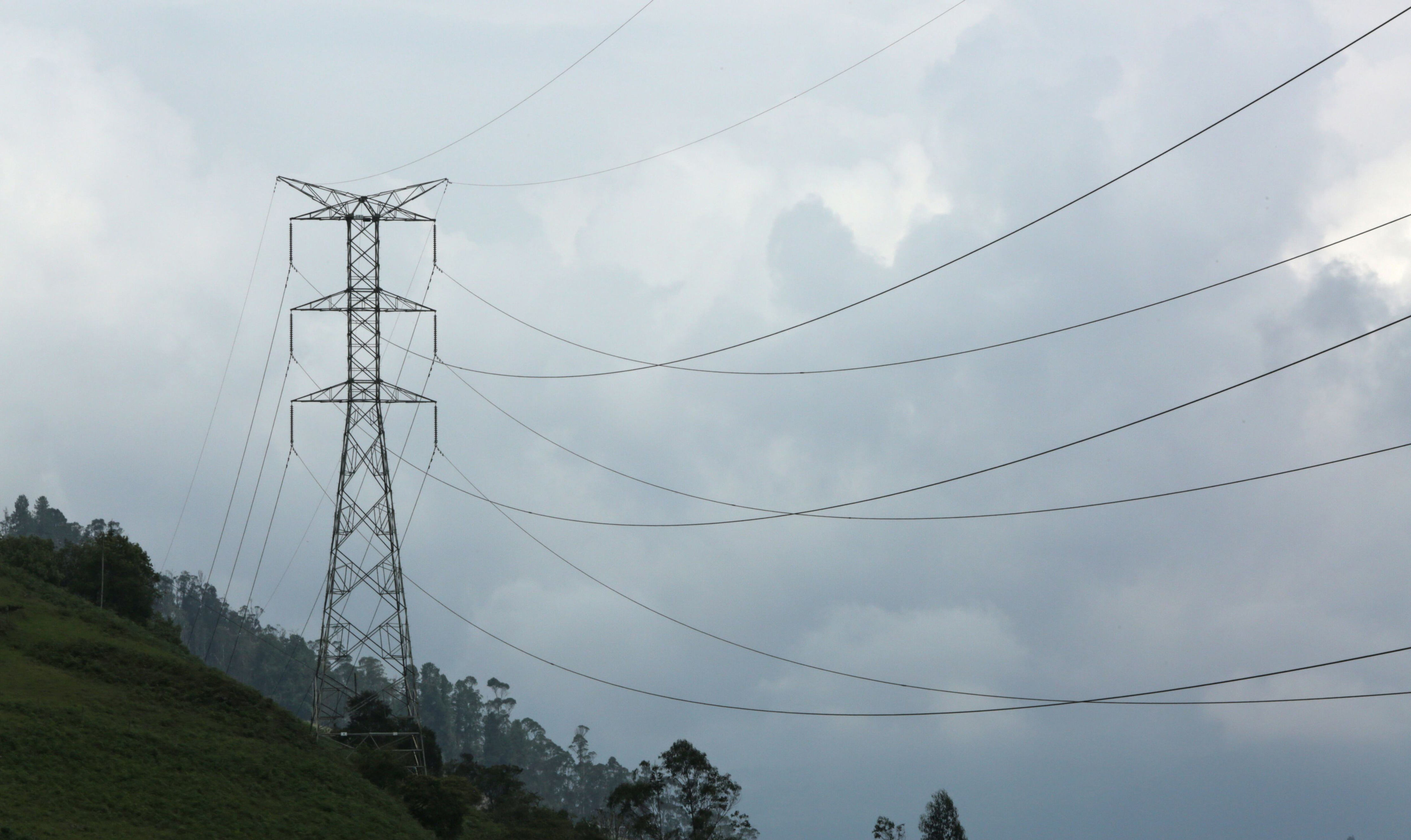 por falsa motivación, demandan resolución de la creg para entregar incentivos a quienes ahorren energía eléctrica en colombia