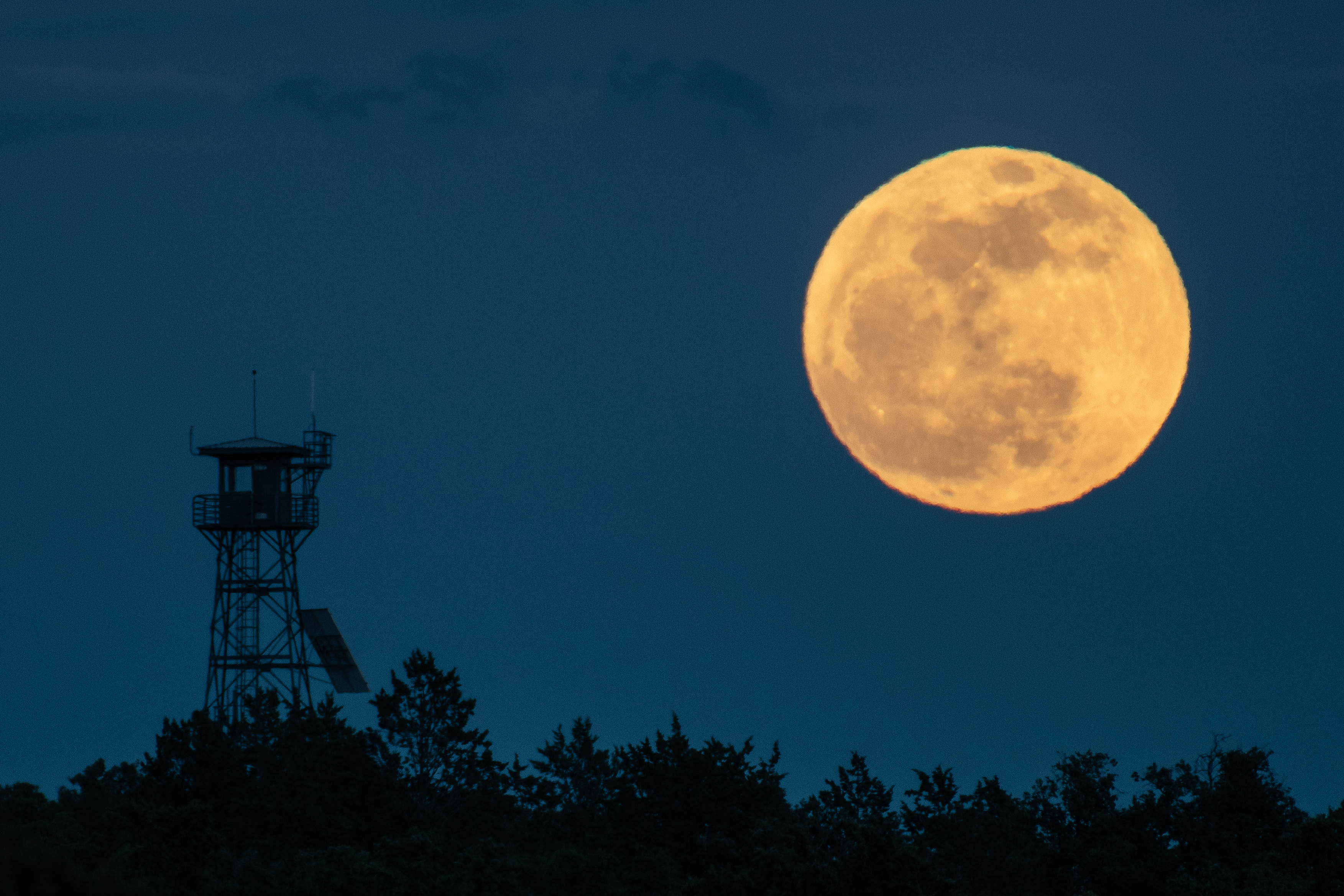 april full moon has us tickled pink in these gorgeous photos