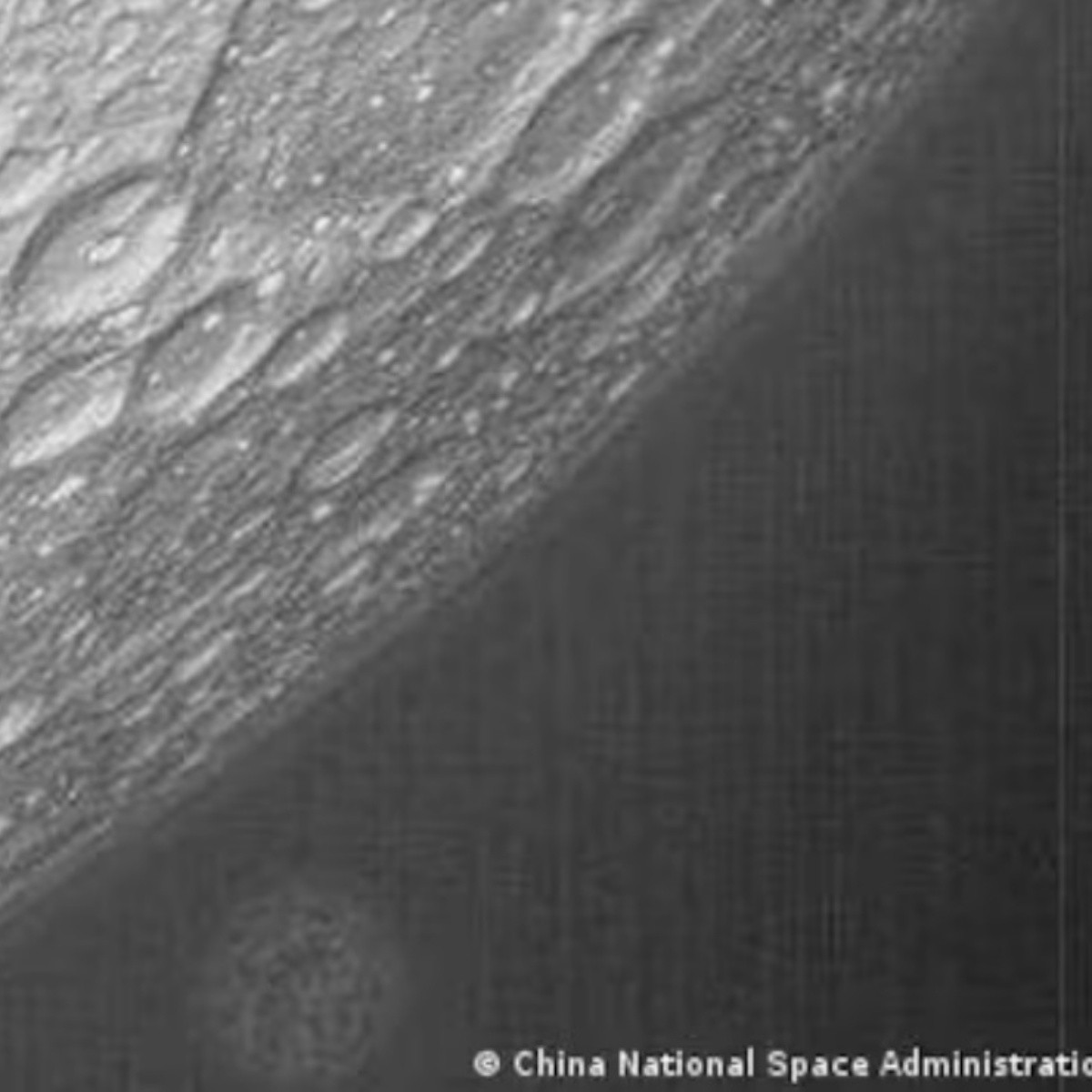 satélite chino capta inquietante foto de la tierra y la luna