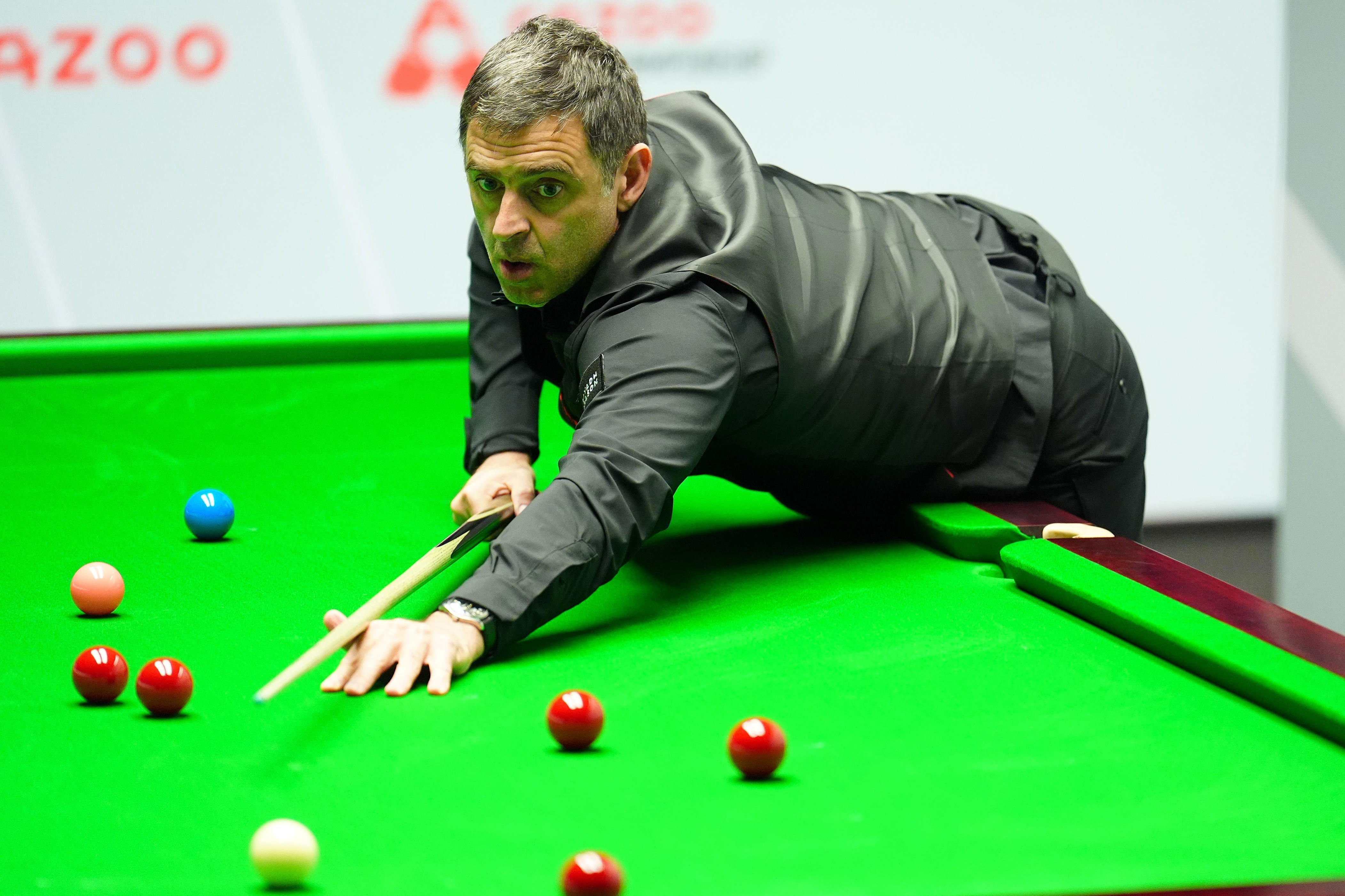 ronnie o’sullivan v ryan day live: world snooker championship score and latest updates today