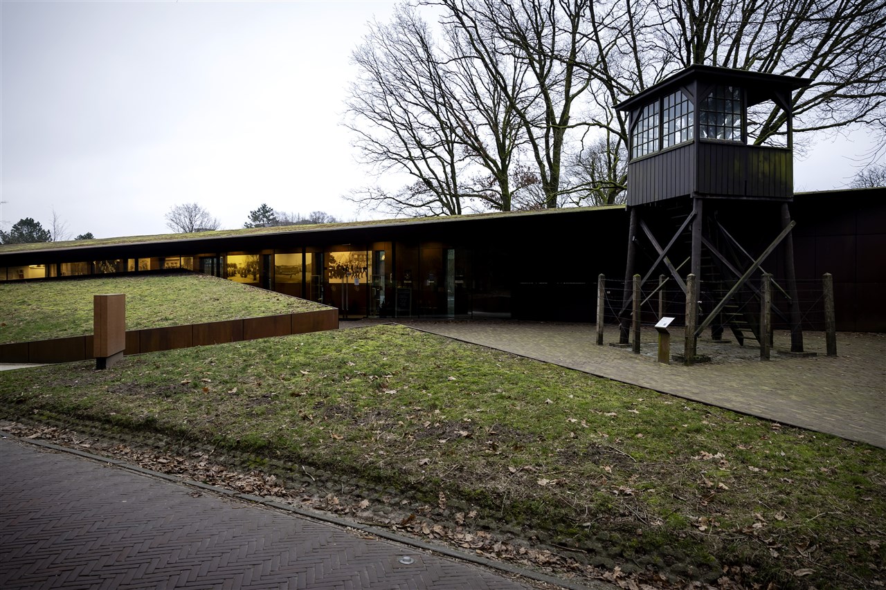 nieuw onderzoek: kamp amersfoort was wél holocaust-kamp