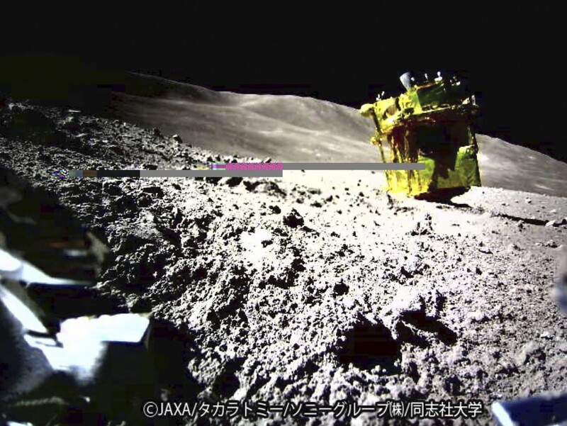 뒤집혀 착륙한 일본 달 탐사선, ‘영하 170도 밤’ 세번째 살아남았다