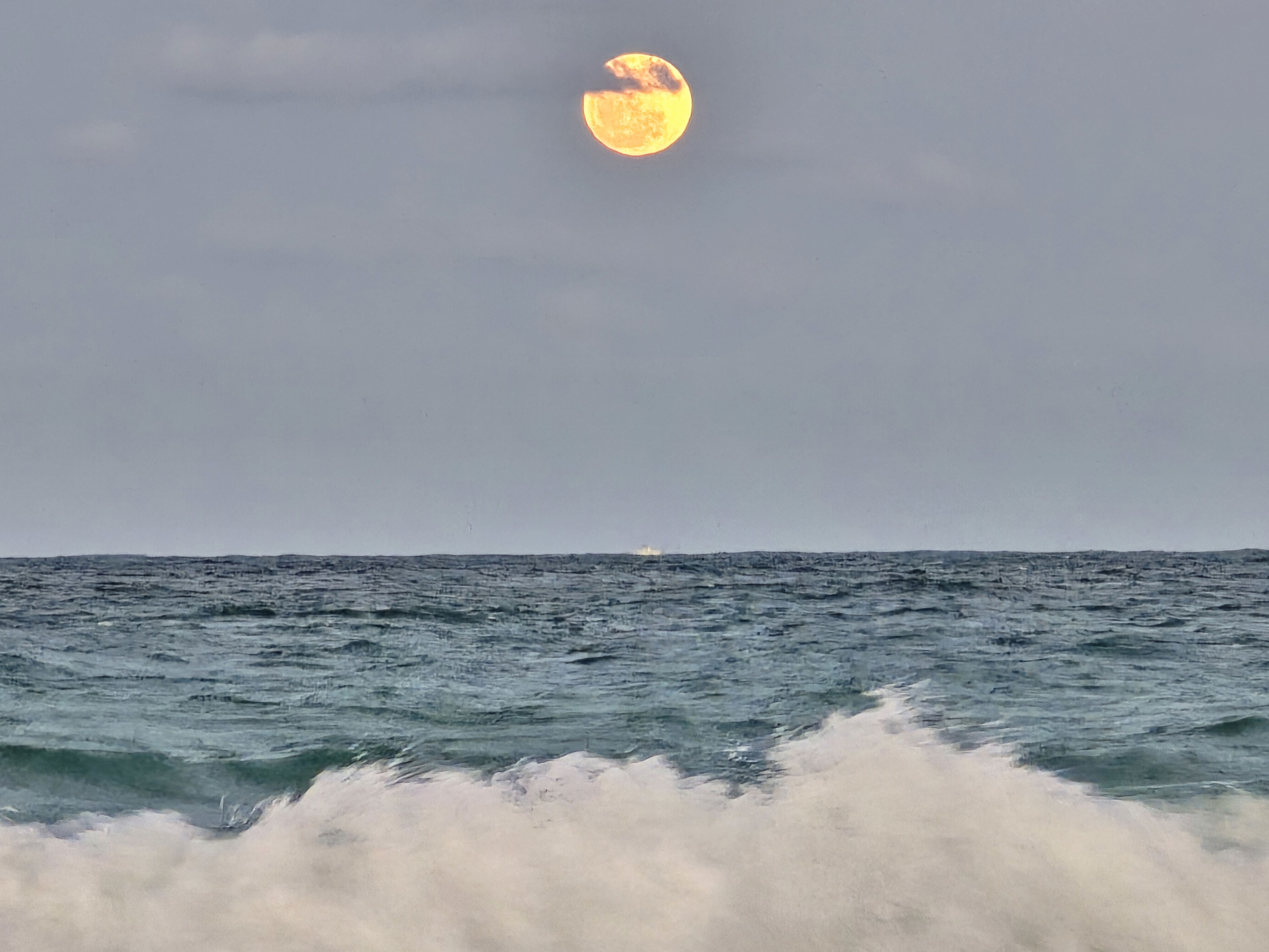 april full moon has us tickled pink in these gorgeous photos