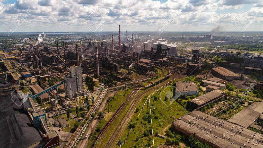 ukraińskie drony uderzyły w dużą rosyjską fabrykę stali