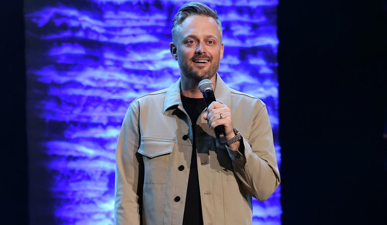 Nate Bargatze has two-day shows coming Friday, April 26, 2024, and Saturday, April 27, 2024, in Houston at the NRG Arena for The Be Funny Tour. 