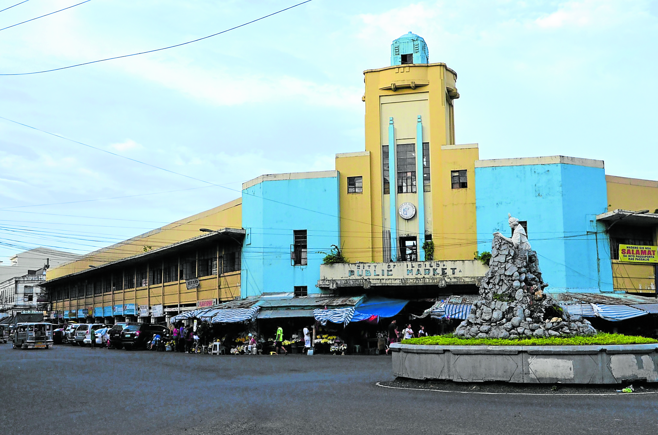 iloilo-city-mayor-defends-demolition-of-historic-market-fa-ade